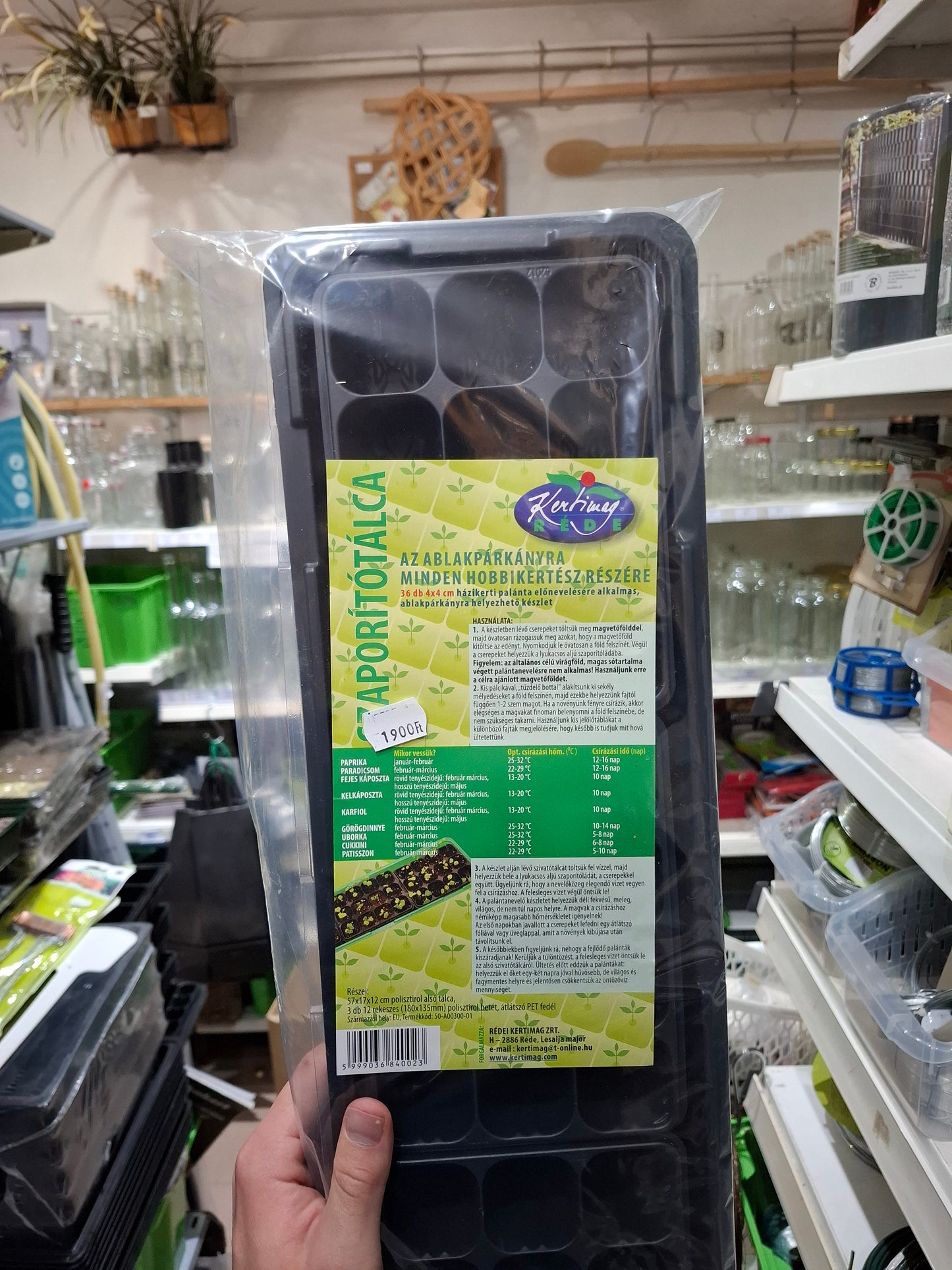 Kertimag szaporítótálca