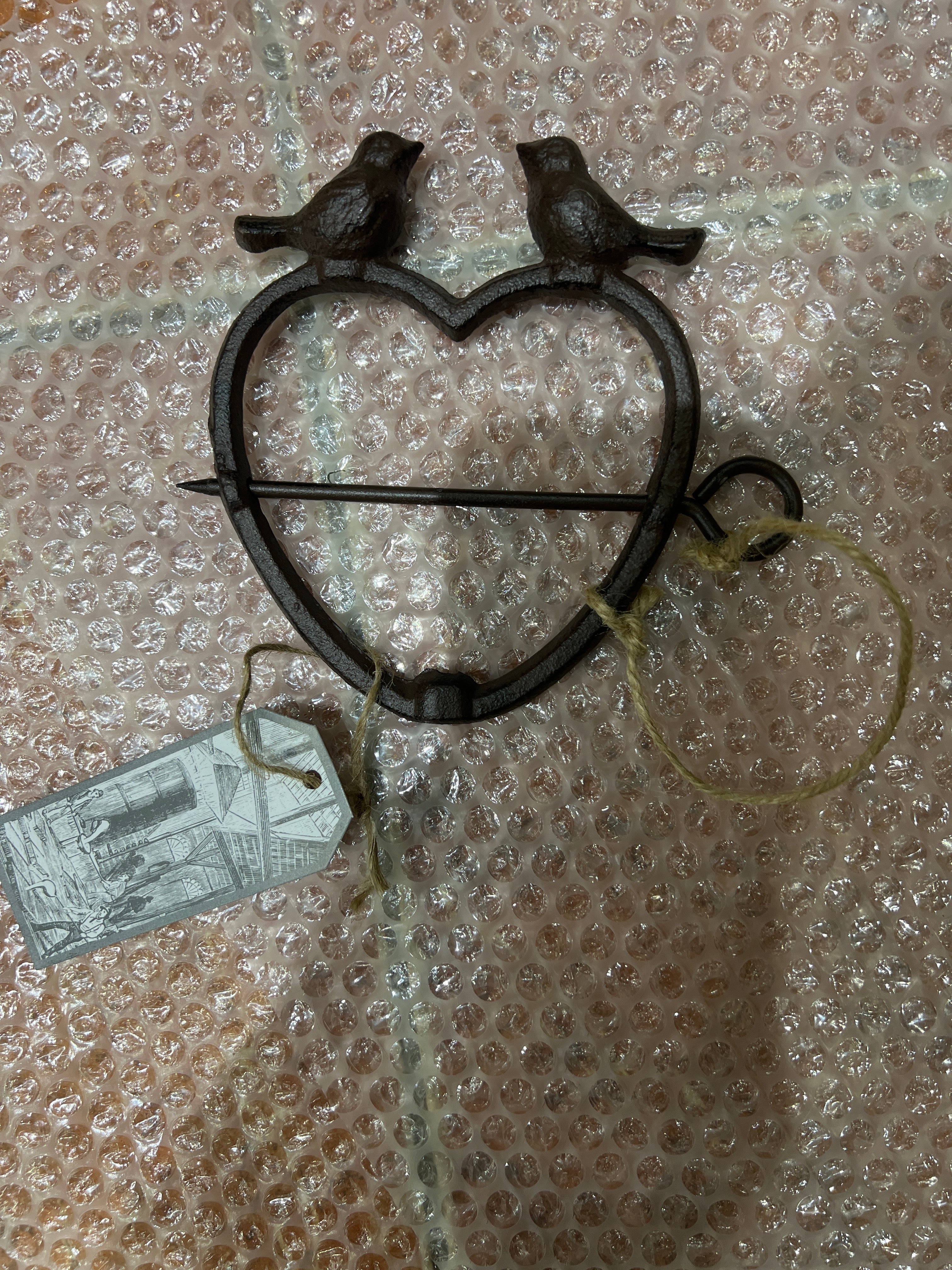 Öntöttvas almatartò leszúrhatò madáretető