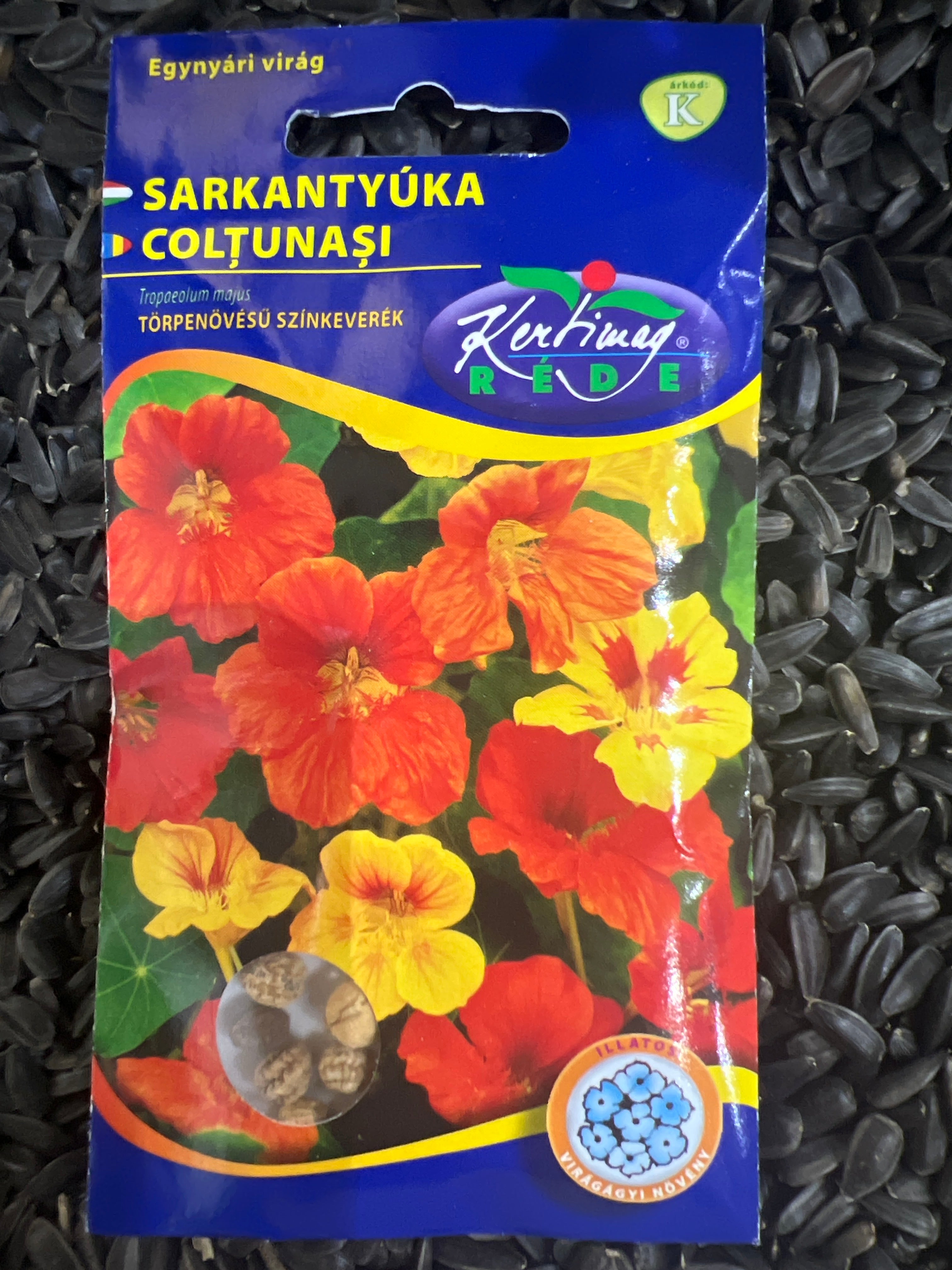 Sarkantyúka törpenövésű szín keverék