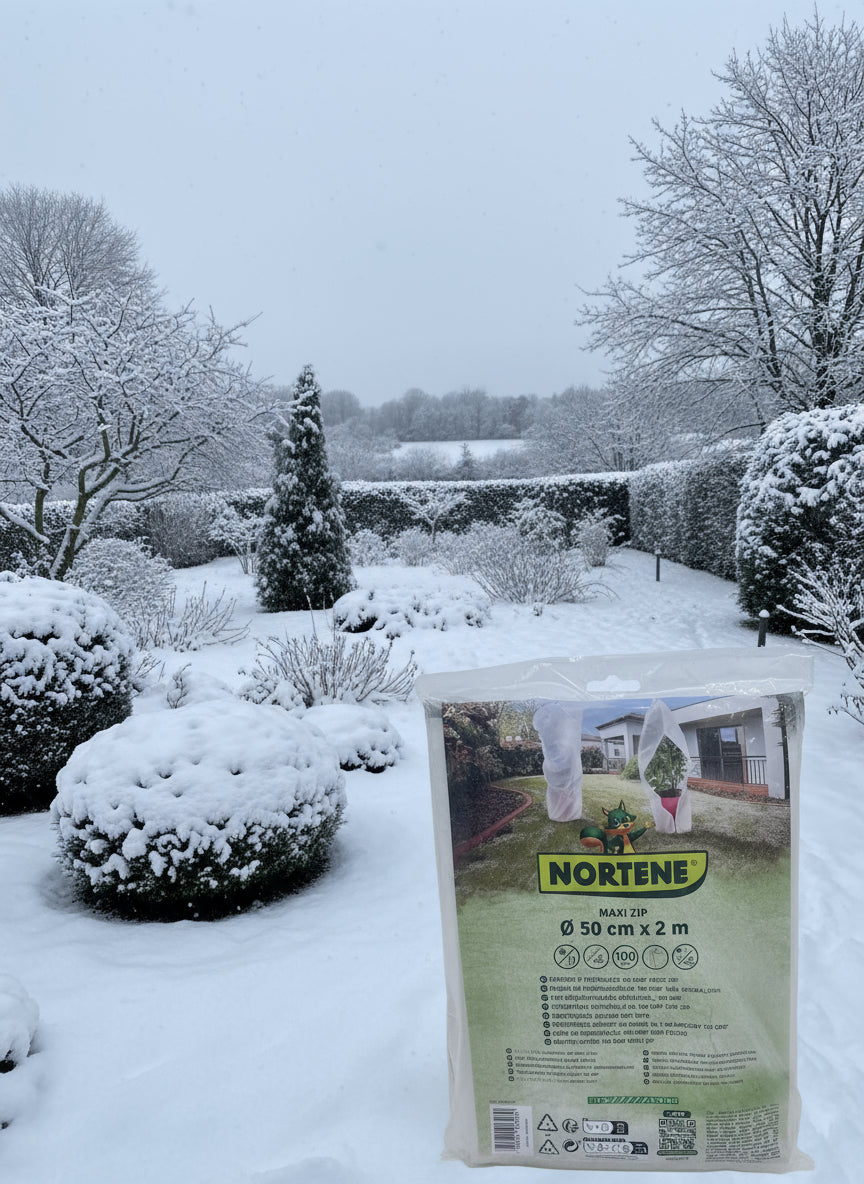 Növénytakaró téli fehér cipzáros 2 m X 0,5 m 100 gramm/ m2 Nortene