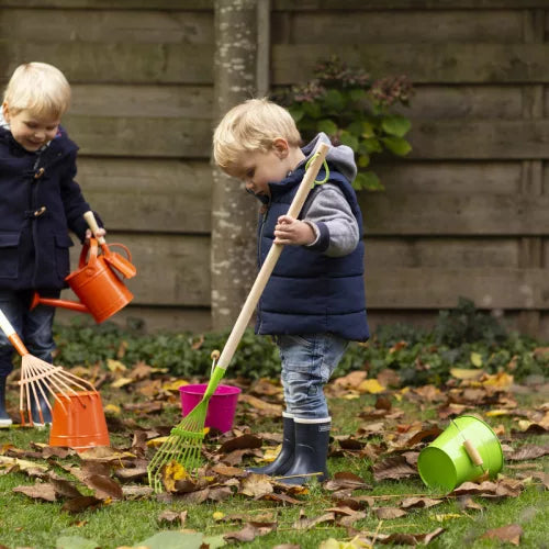 Gyerek lombseprű fém fa nyéllel  ESSCHERT DESIGN