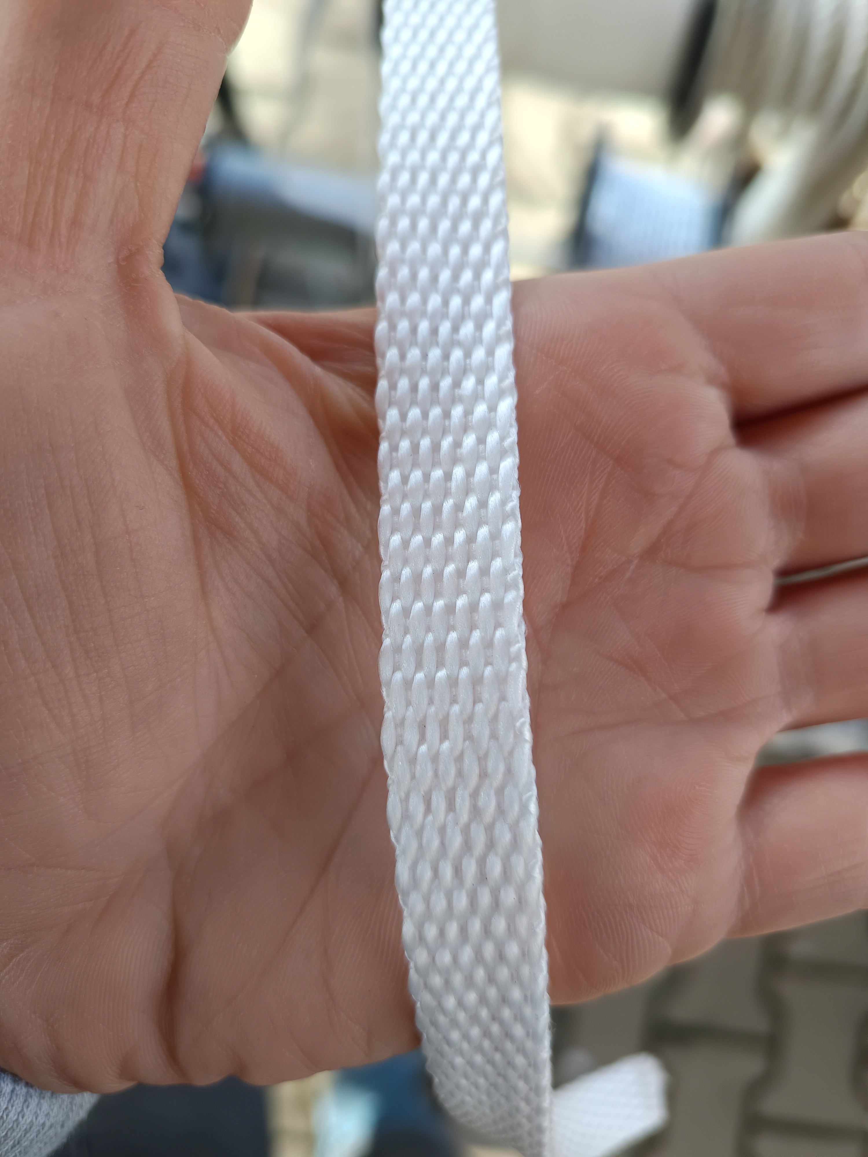 Erősített vékony redőny gurtni fehér 14mm Galco 1m