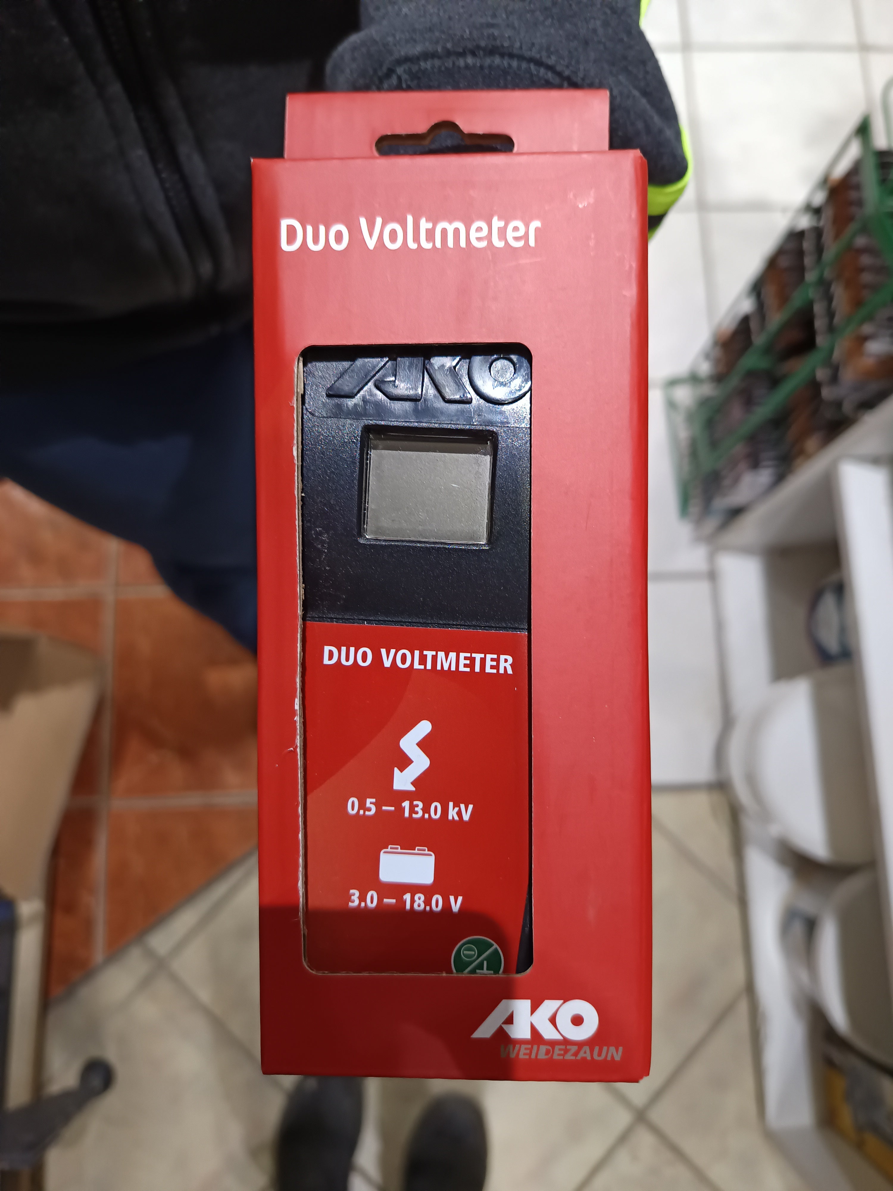 Villanypásztor feszültség mérő AKO 442328