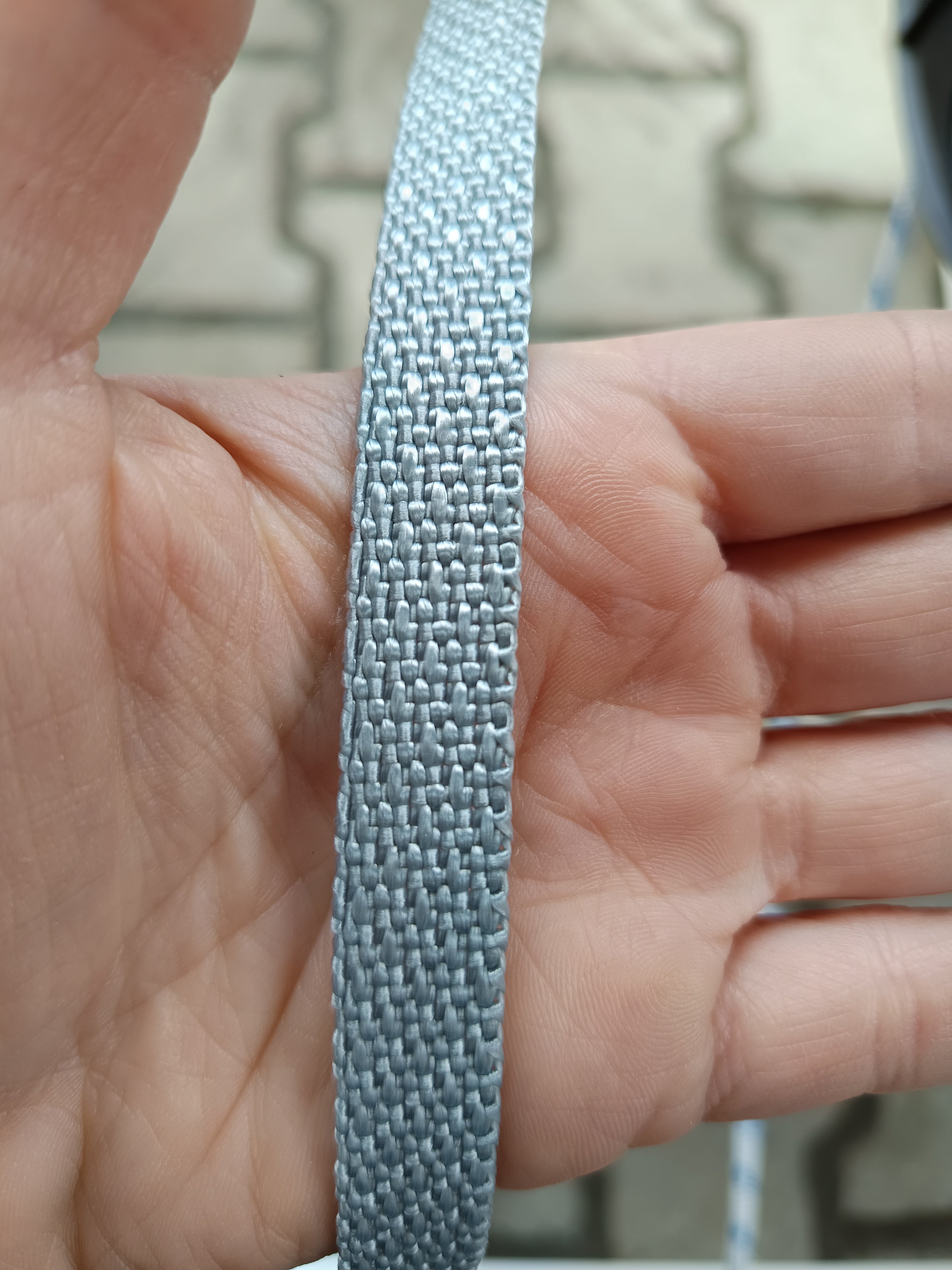 Vékony redőny gurtni 14mm szürke Galco 1m