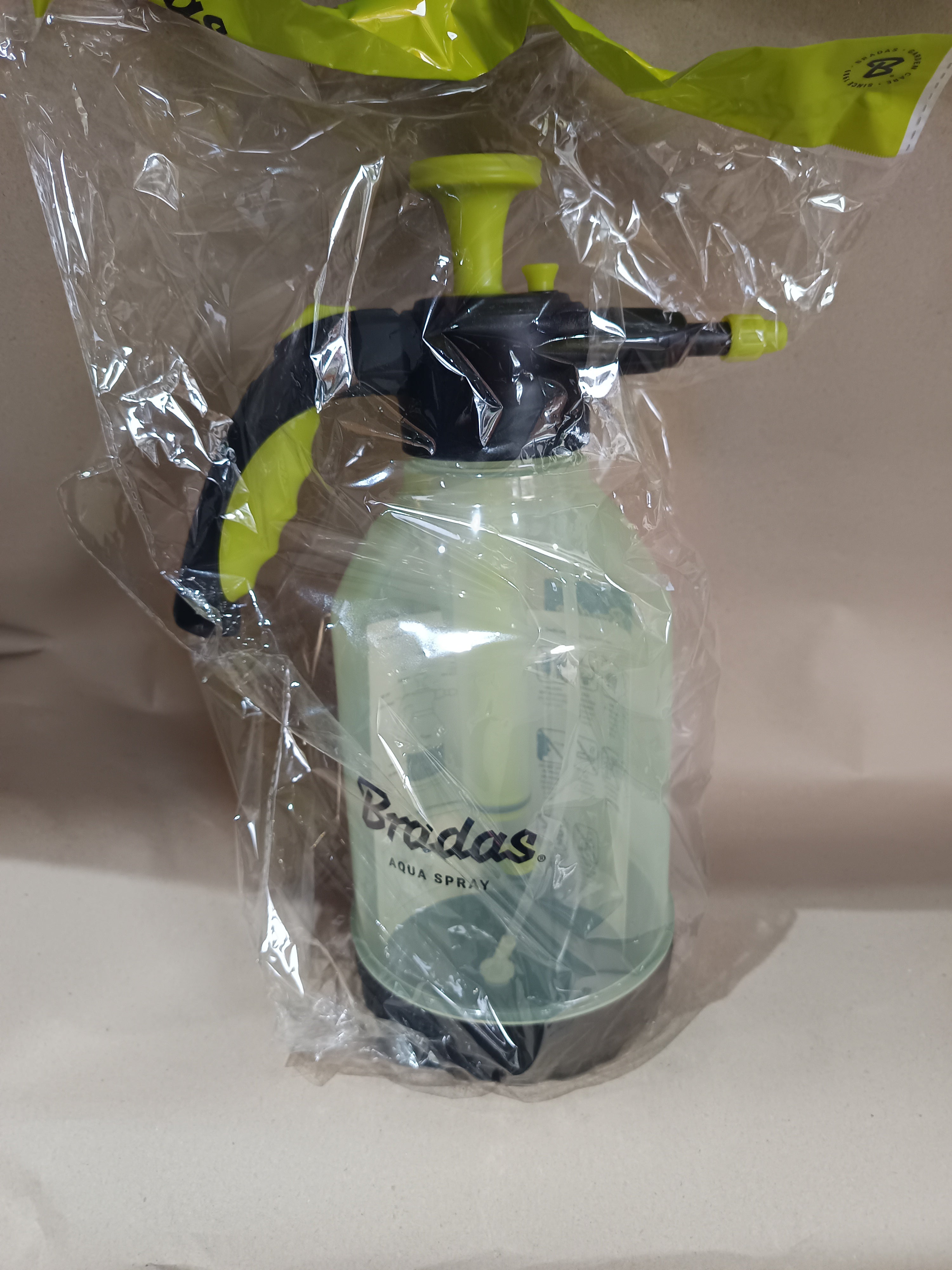 Bradas kézi pumpás permetező 2L