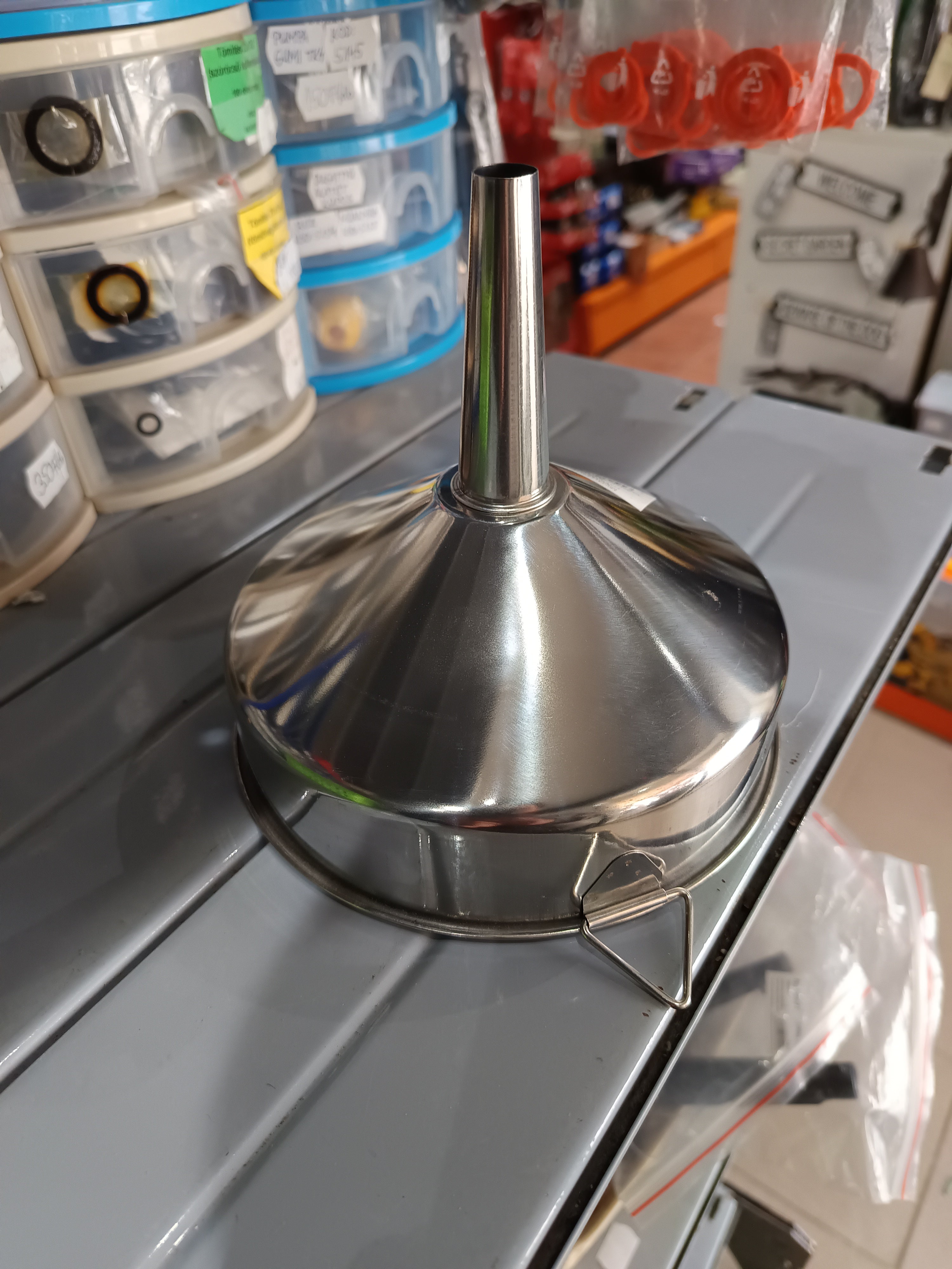 Tölcsér 16cm, fém