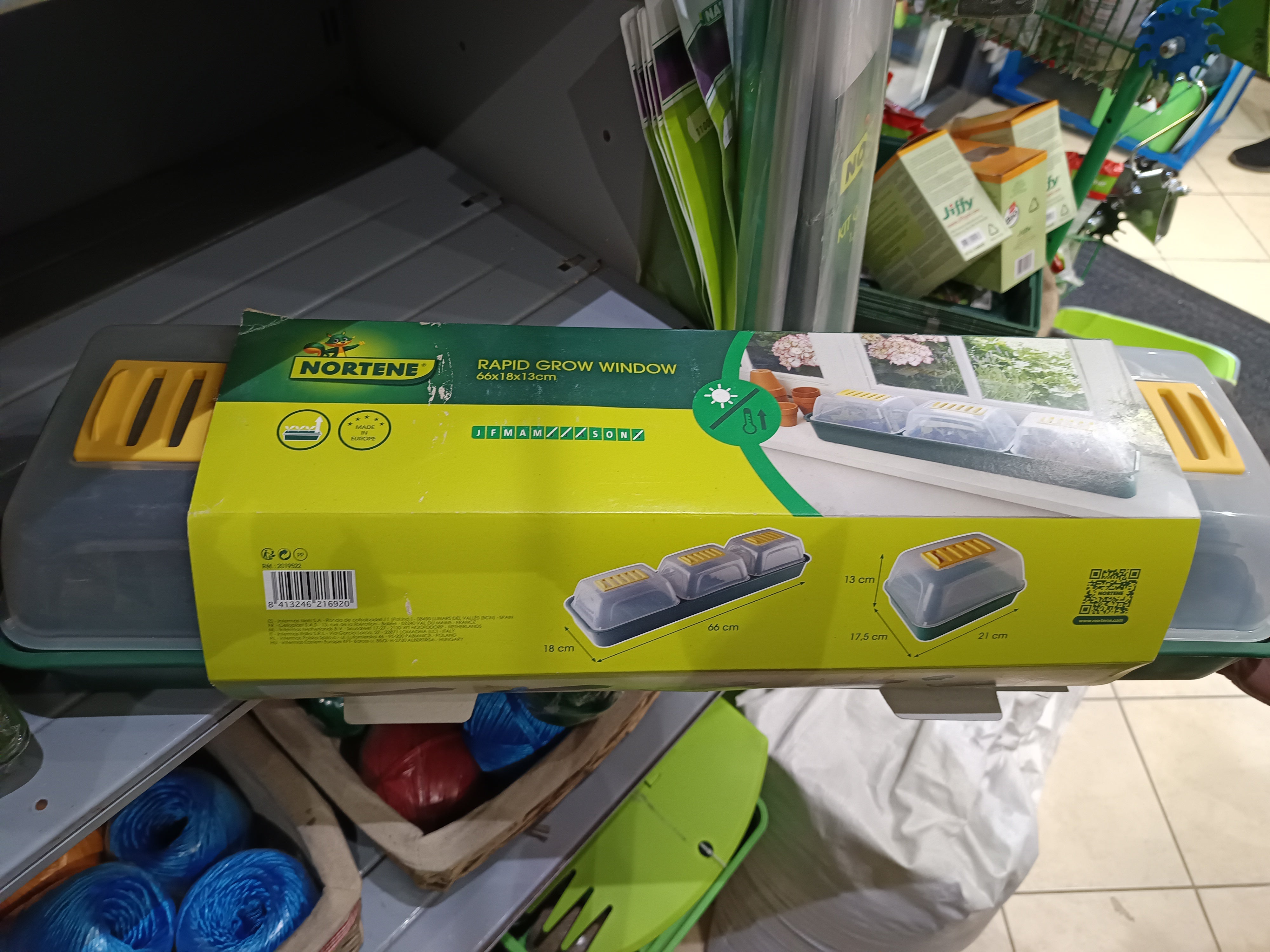 Palántázós ablakpárkányra