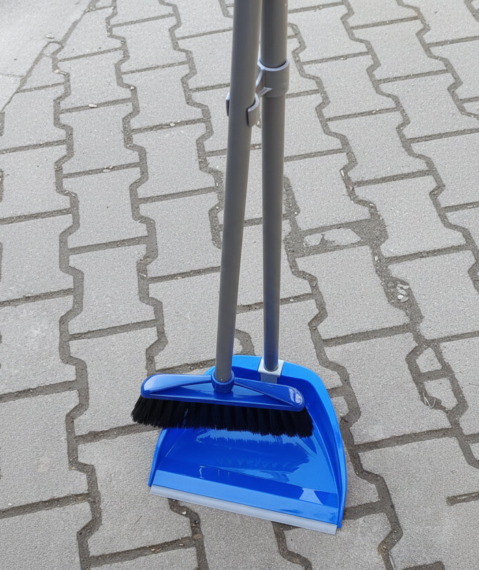Partvis nyéllel és lapáttal