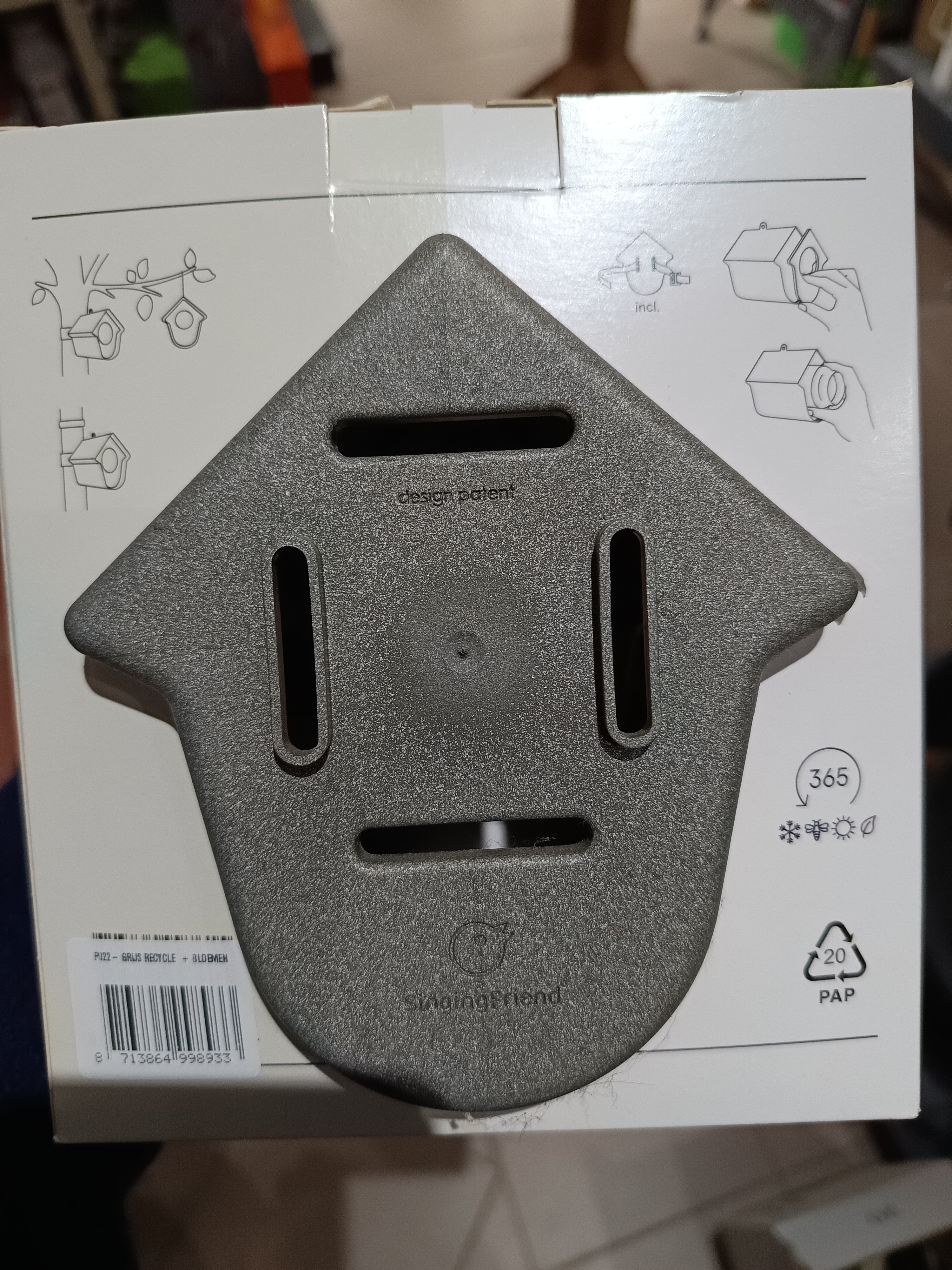 Madáretető újrahasznosított felfüggeszthető